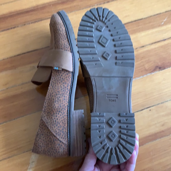 TOMS Mallory Flats/Loafers - sold out online! - Picture 8 of 12
